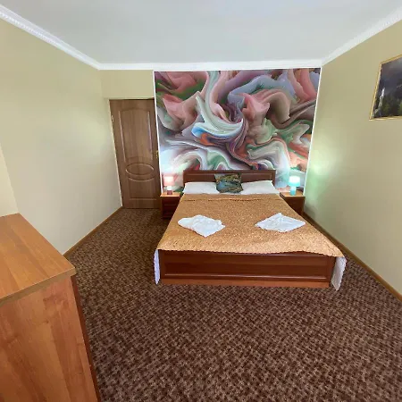 Πανσιόν Three Korony 3*