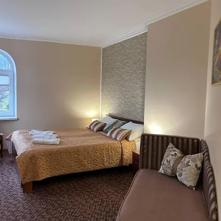 Three Korony Skhidnytsia